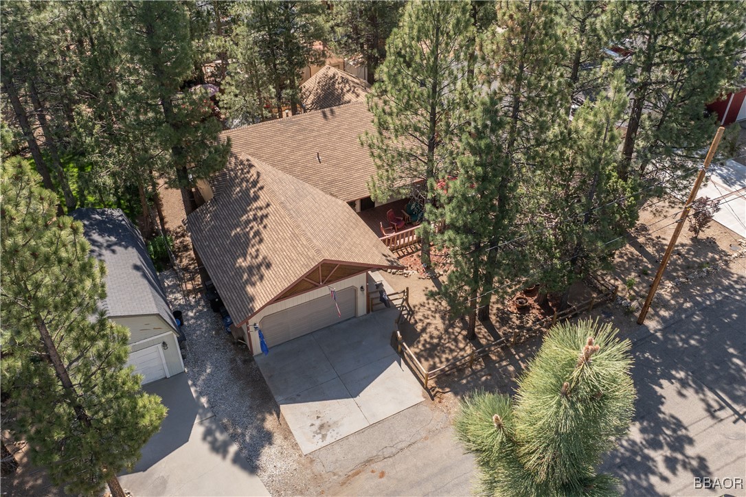 1064 Pine Lane Property Photo 8
