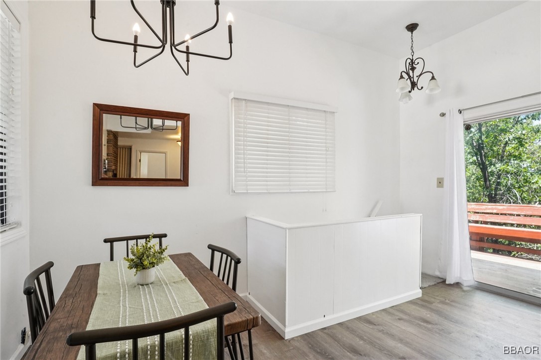 670 Villa Grove Avenue Property Photo 8