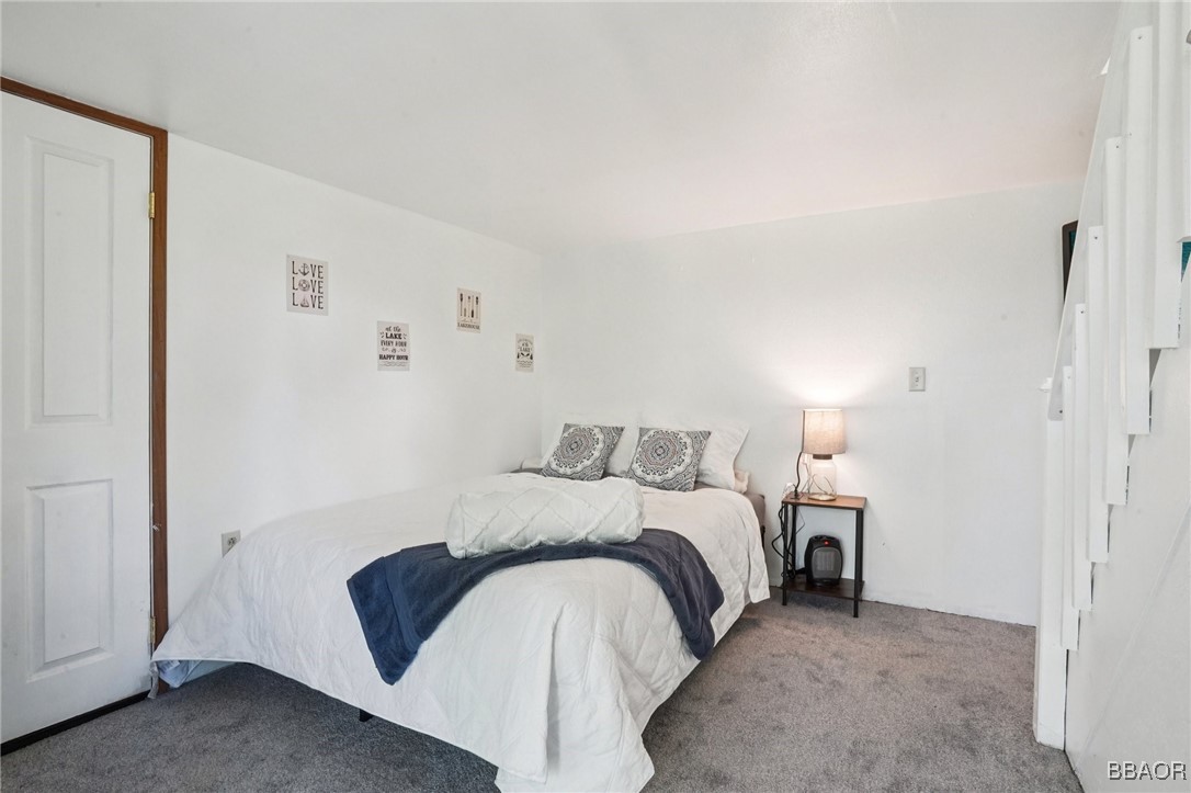 670 Villa Grove Avenue Property Photo 16