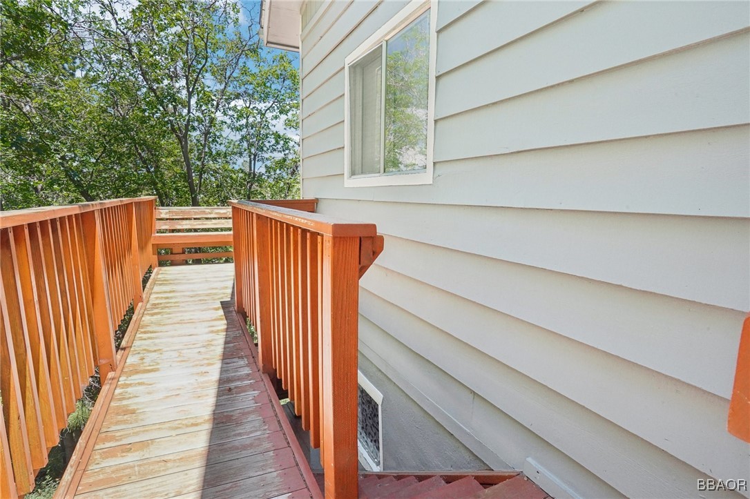 670 Villa Grove Avenue Property Photo 23