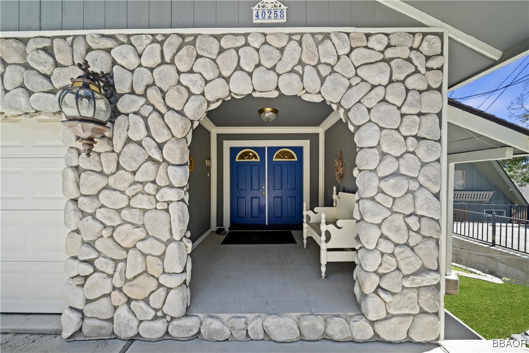 40258 Narrow Lane Property Photo 4