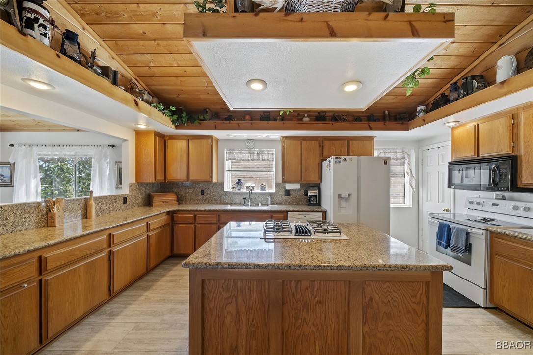 40258 Narrow Lane Property Photo 16