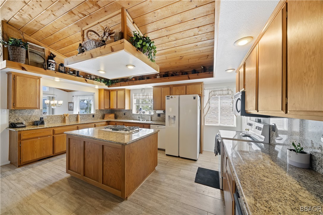 40258 Narrow Lane Property Photo 17