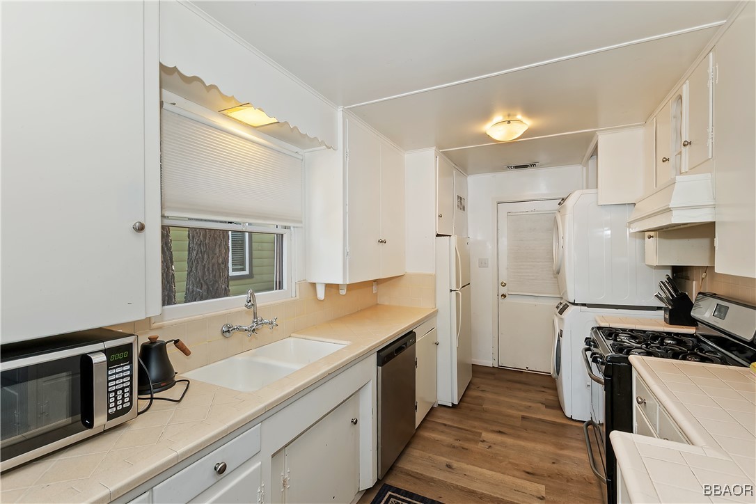 669 Main Street Property Photo 15