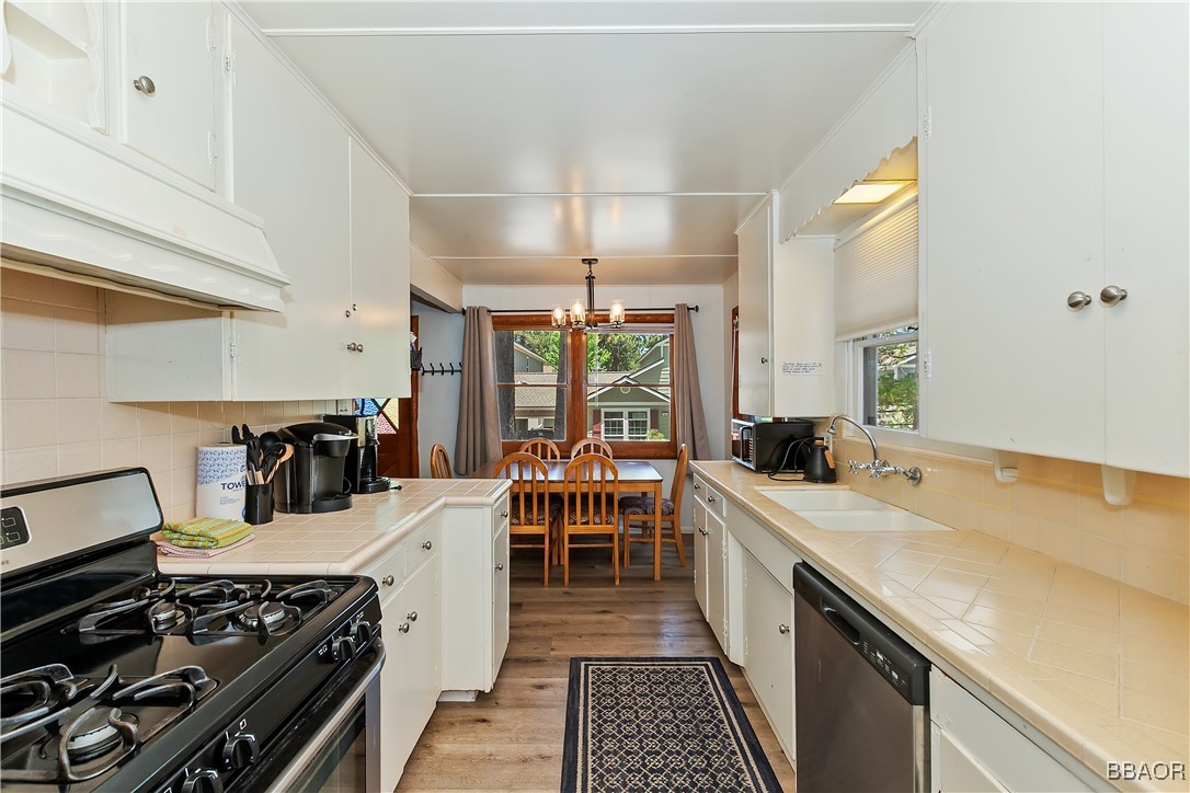 669 Main Street Property Photo 17