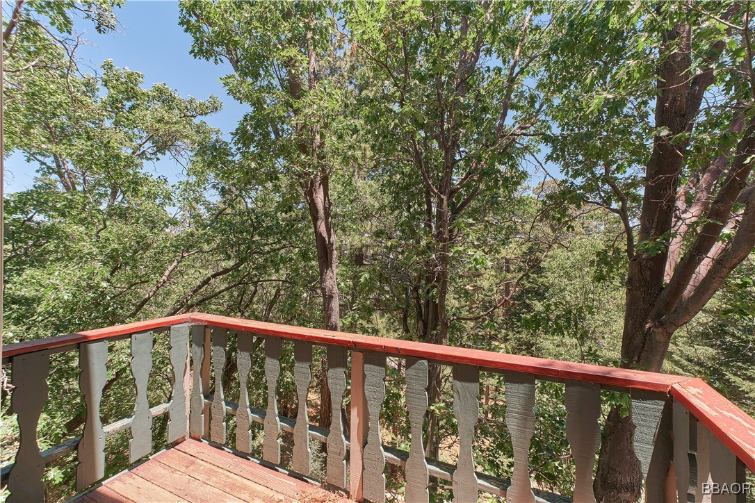 1690 Wolf Road Property Photo 11