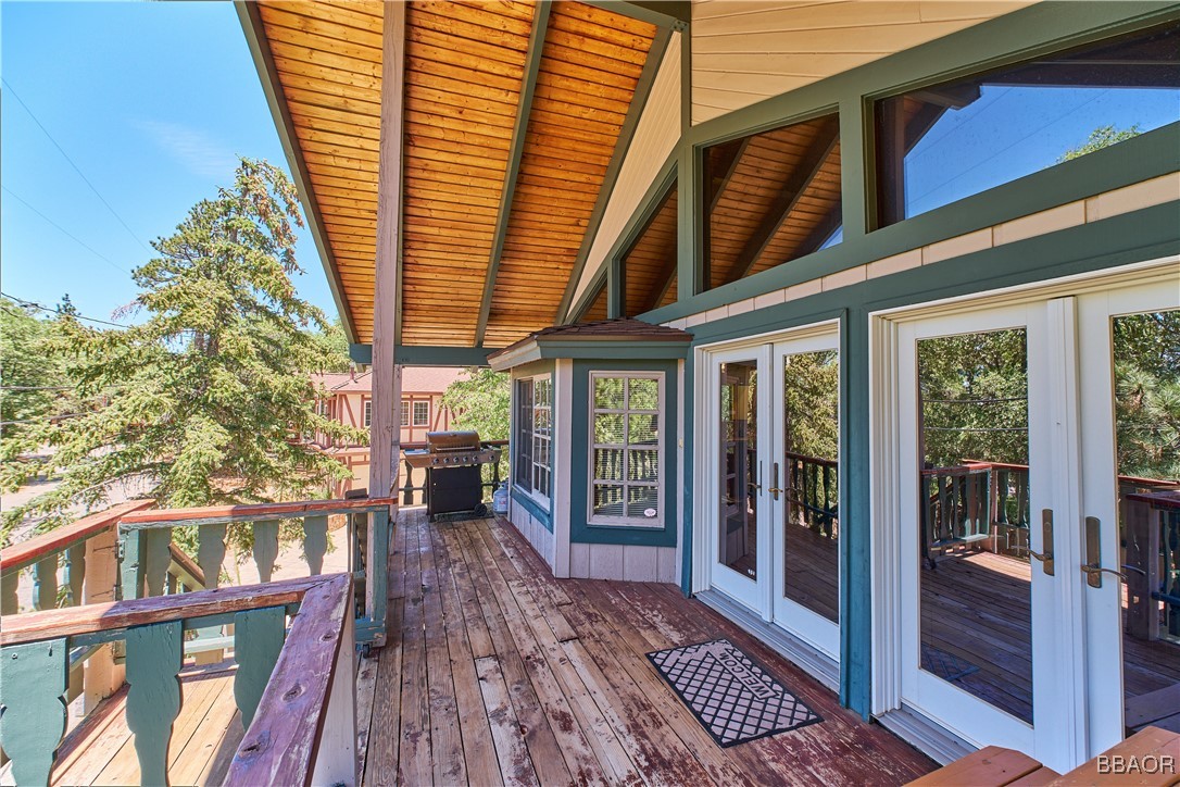 1690 Wolf Road Property Photo 12