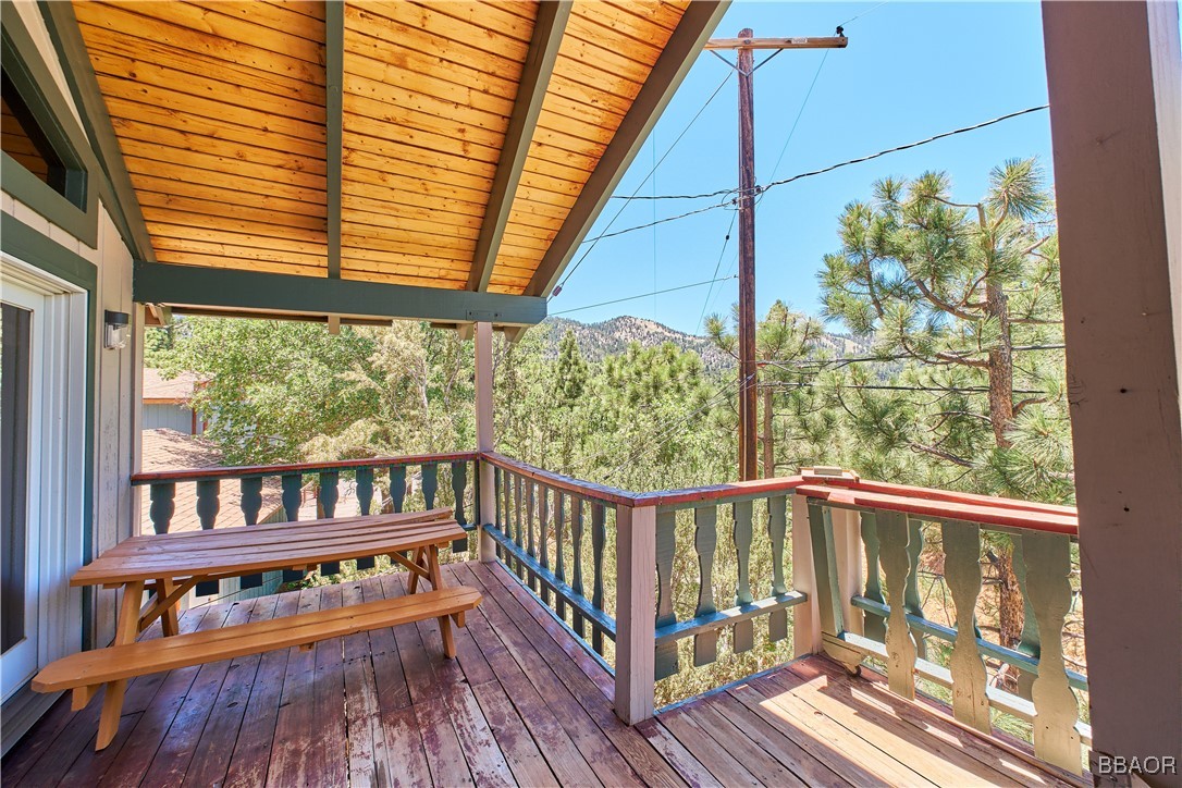 1690 Wolf Road Property Photo 14