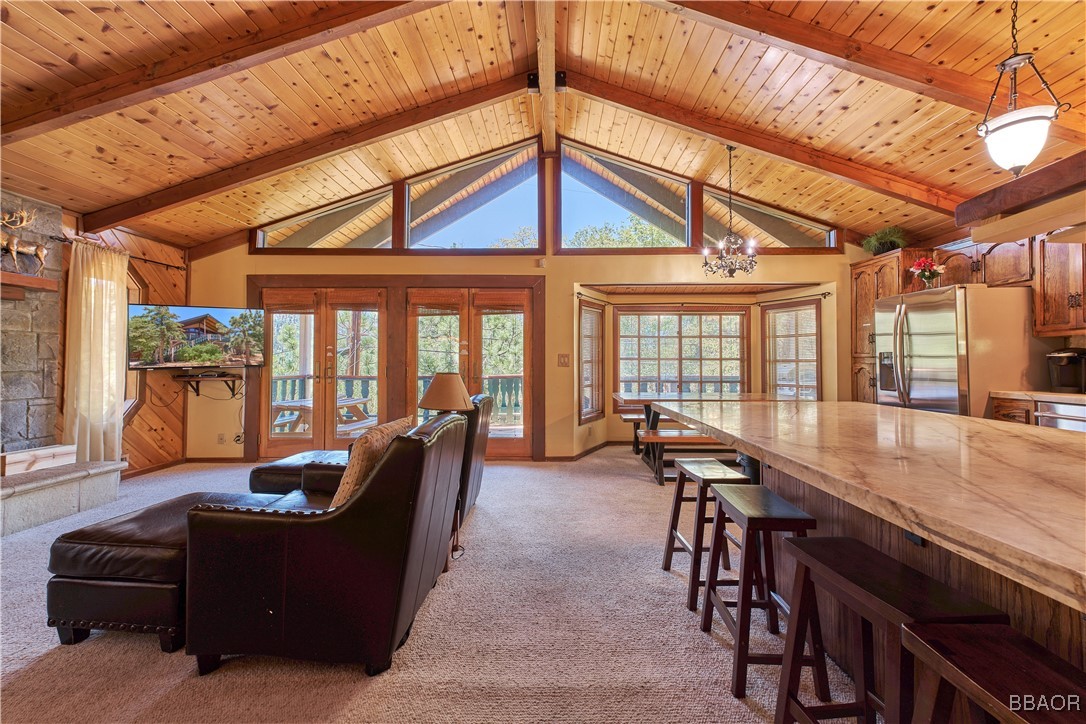 1690 Wolf Road Property Photo 15