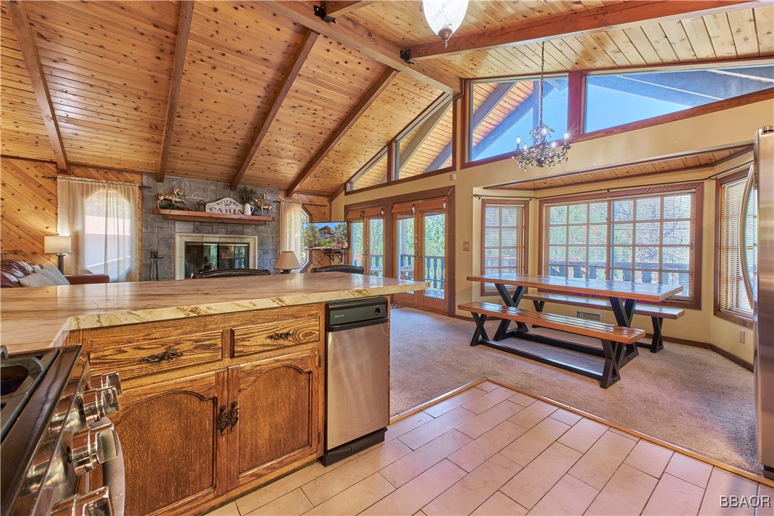 1690 Wolf Road Property Photo 16