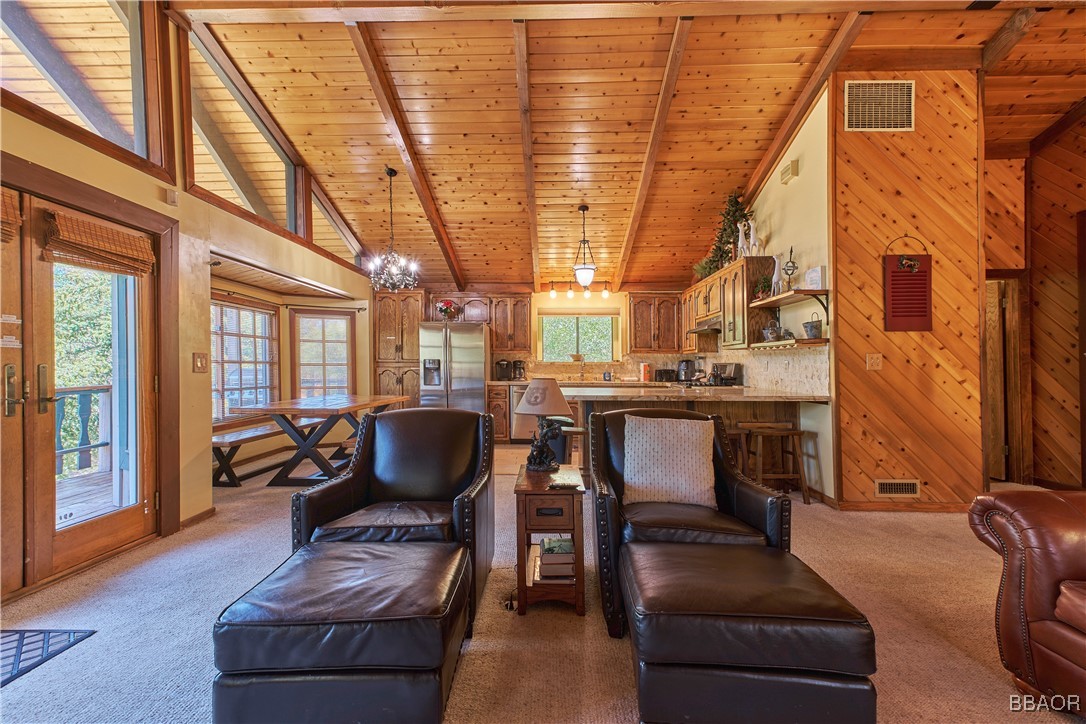 1690 Wolf Road Property Photo 18