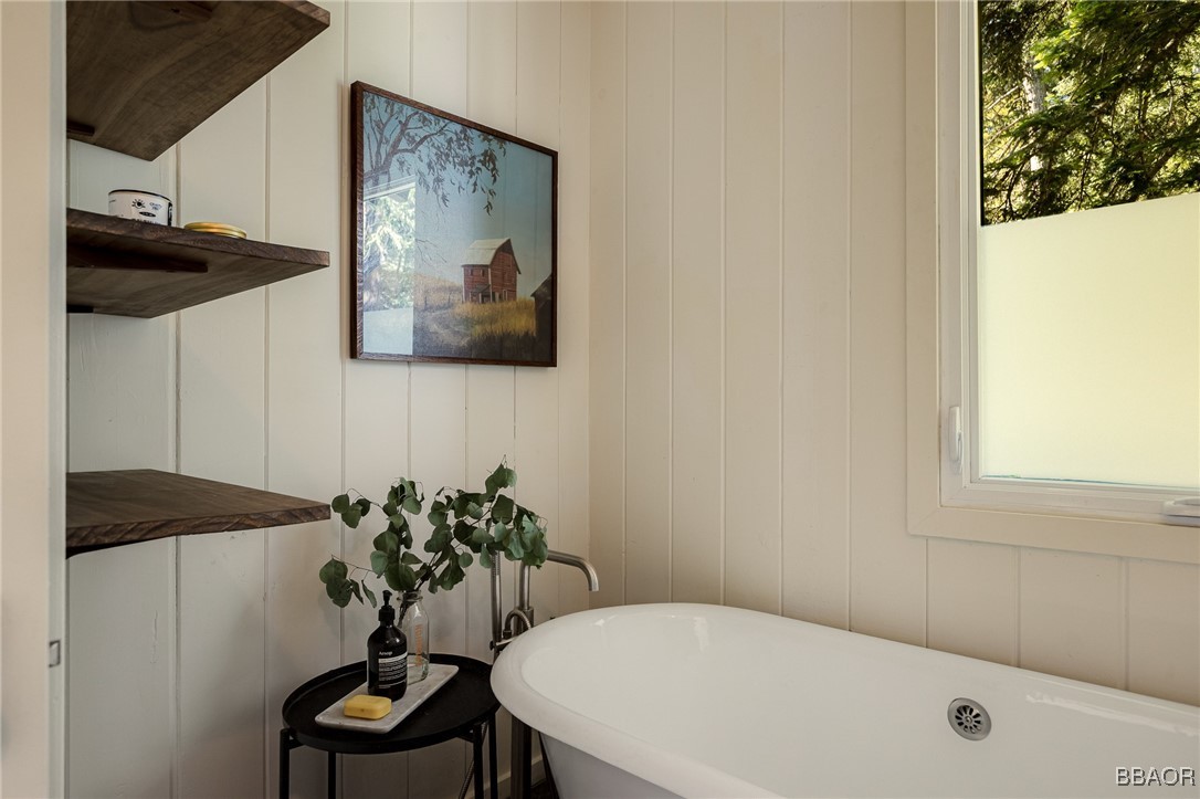 779 Fern Road Property Photo 3