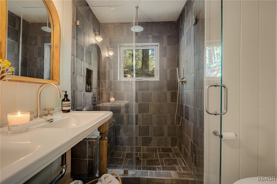 779 Fern Road Property Photo 14