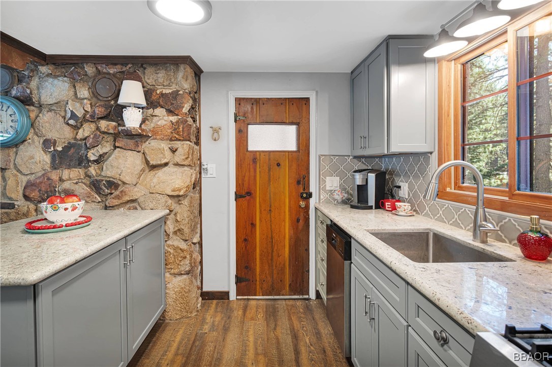 31765 Hilltop Drive Property Photo 12