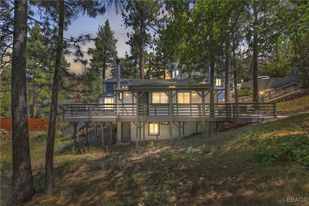 580 Lucerne Drive Property Photo 1