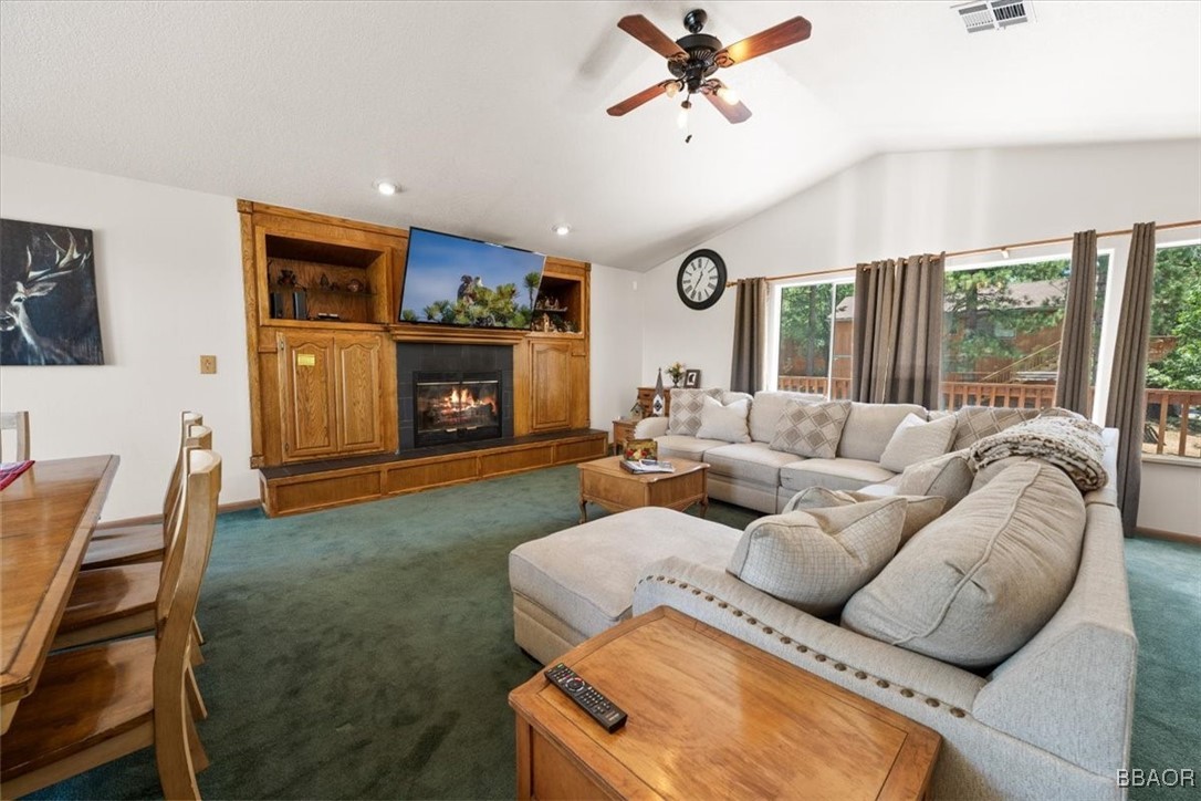 1396 La Crescenta Drive Property Photo 4
