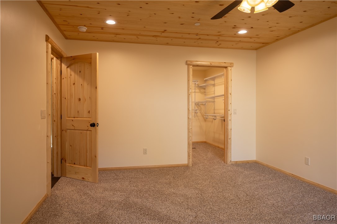 418 Los Angeles Avenue Property Photo 9