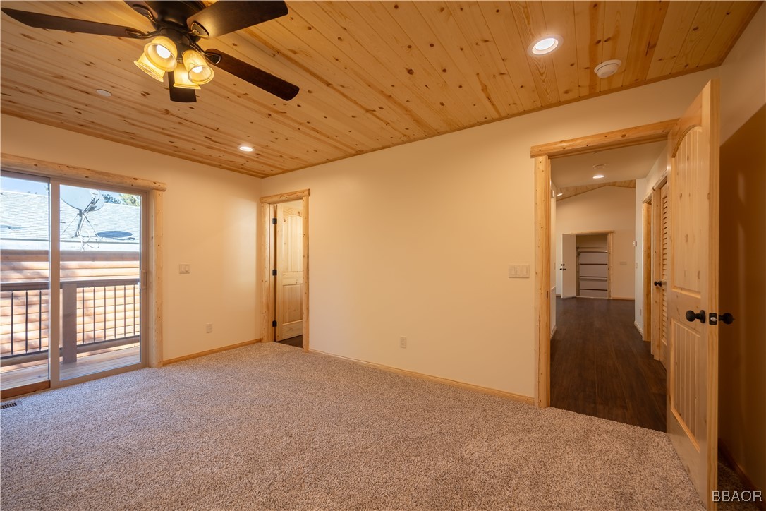 418 Los Angeles Avenue Property Photo 10