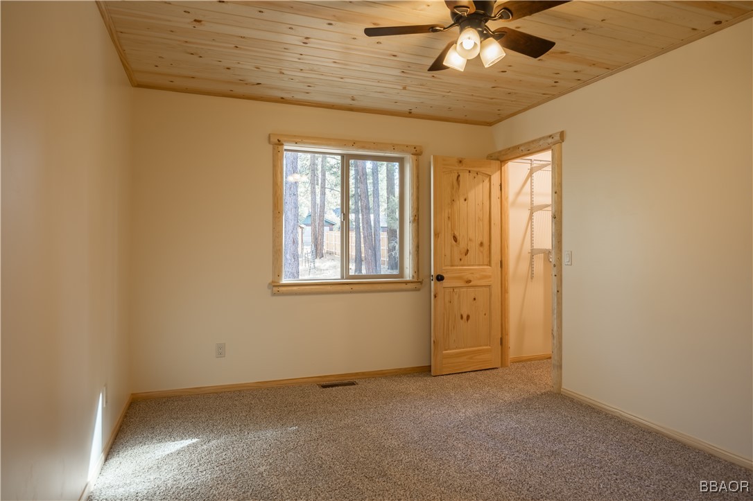 418 Los Angeles Avenue Property Photo 13