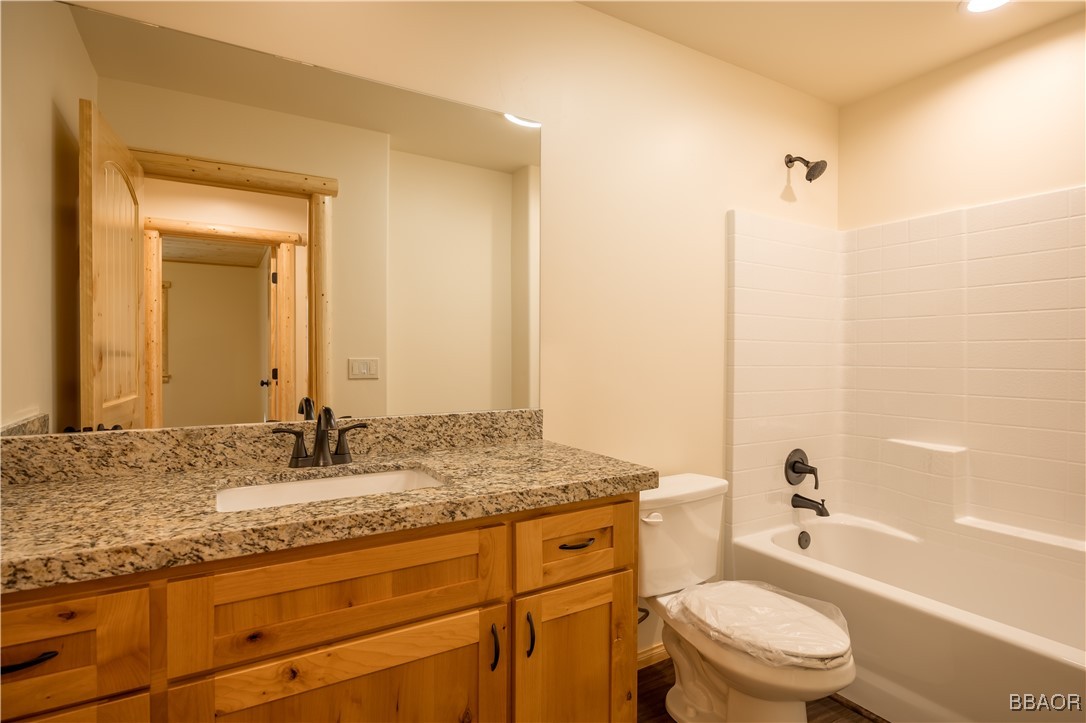 418 Los Angeles Avenue Property Photo 16