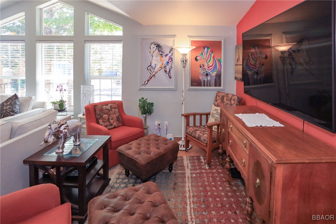 628 Los Angeles Avenue Property Photo 7