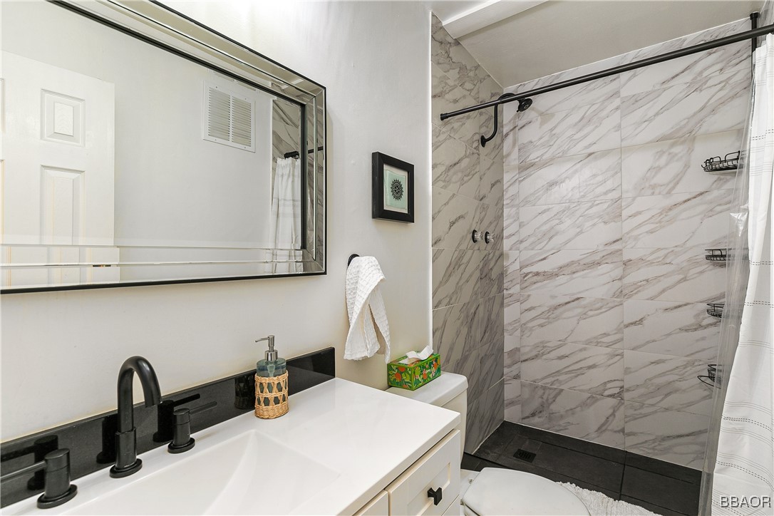 568 Grass Valley Road Property Photo 8