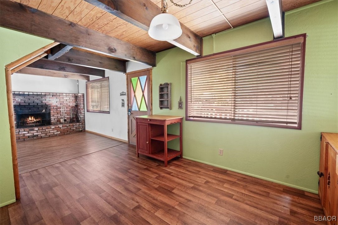 477 Los Angeles Avenue Property Photo 10