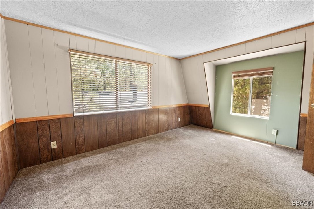 477 Los Angeles Avenue Property Photo 14