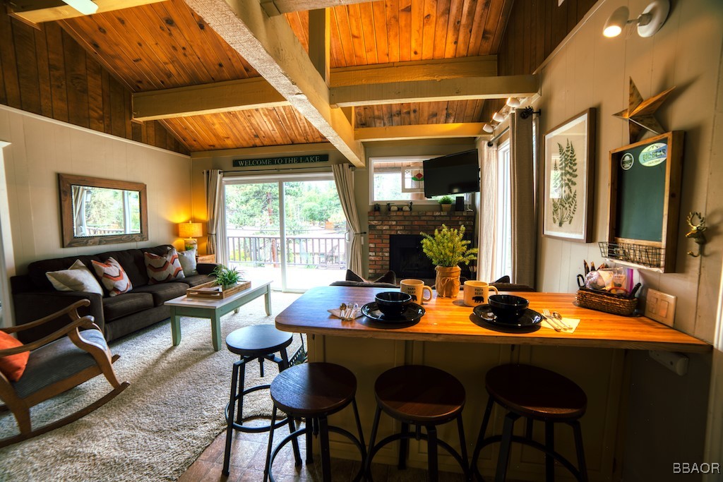 43114 Monterey Street Property Photo 4