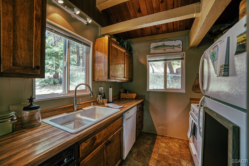 43114 Monterey Street Property Photo 10