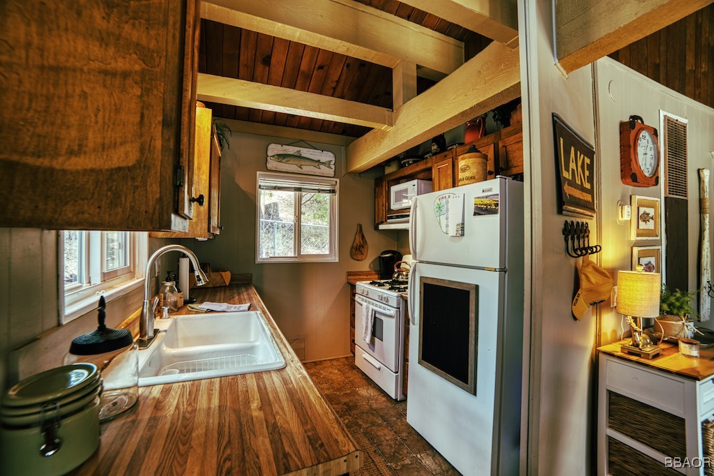 43114 Monterey Street Property Photo 11