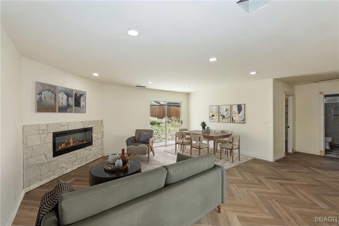 228 East Country Club Boulevard Property Photo 4