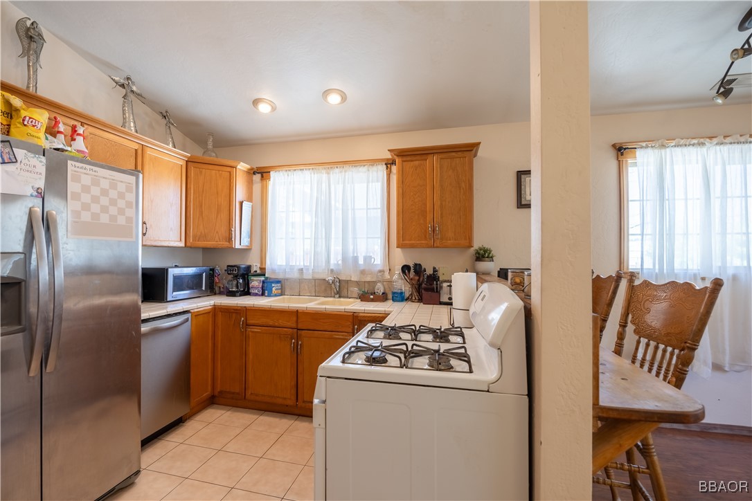 209 West Meadow Lane Property Photo 8
