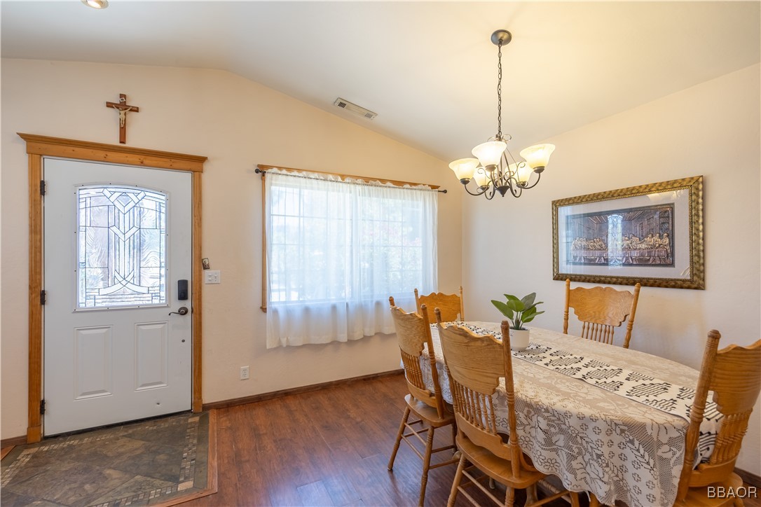 209 West Meadow Lane Property Photo 9