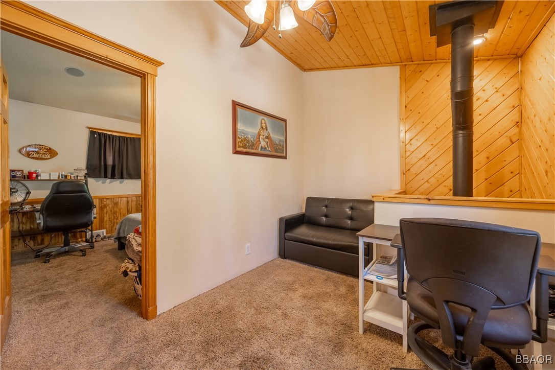 209 West Meadow Lane Property Photo 12