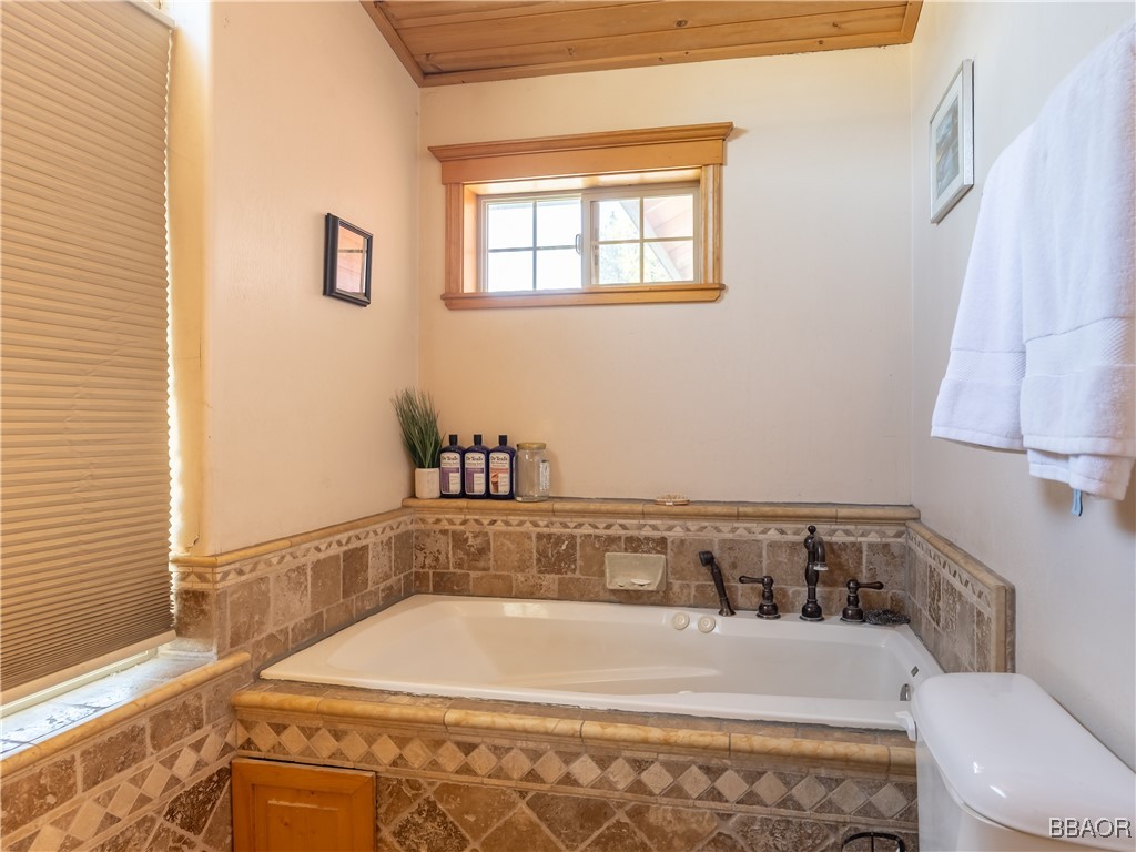 209 West Meadow Lane Property Photo 18