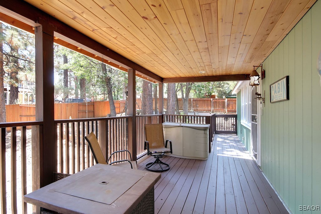 562 Vista Avenue Property Photo 5