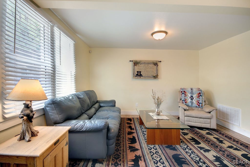 562 Vista Avenue Property Photo 6