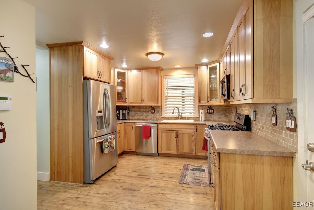 562 Vista Avenue Property Photo 11