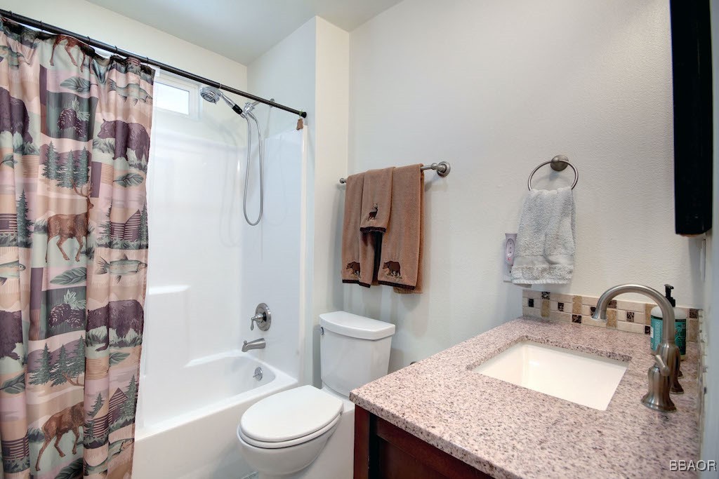562 Vista Avenue Property Photo 19