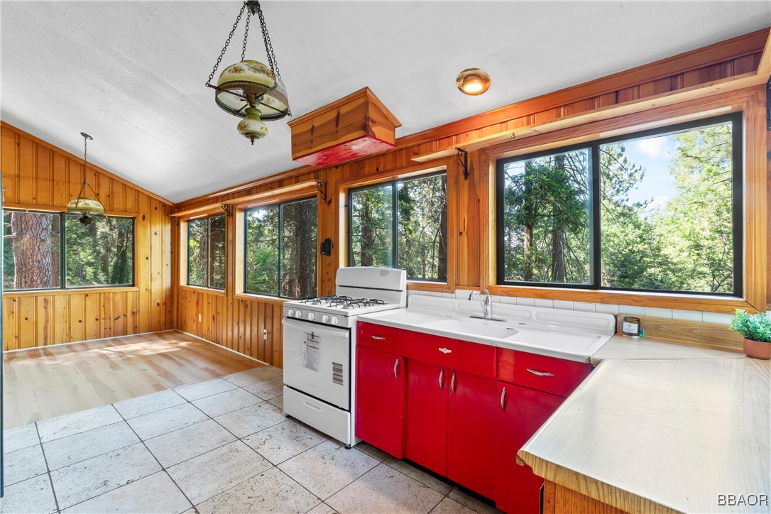 22490 Rockwell Road Property Photo 12