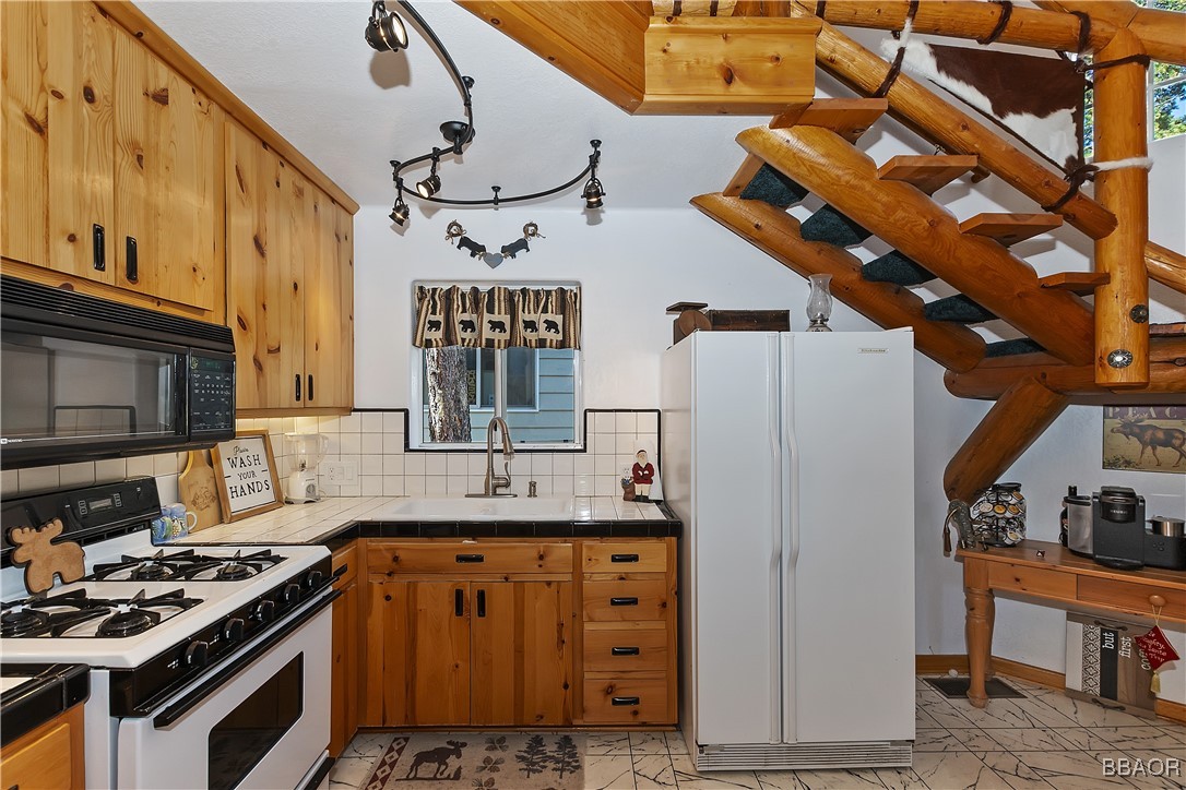 169 Imperial Property Photo 17