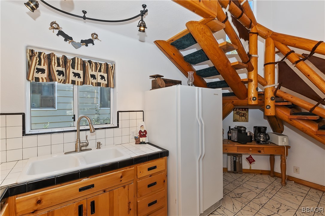 169 Imperial Property Photo 19