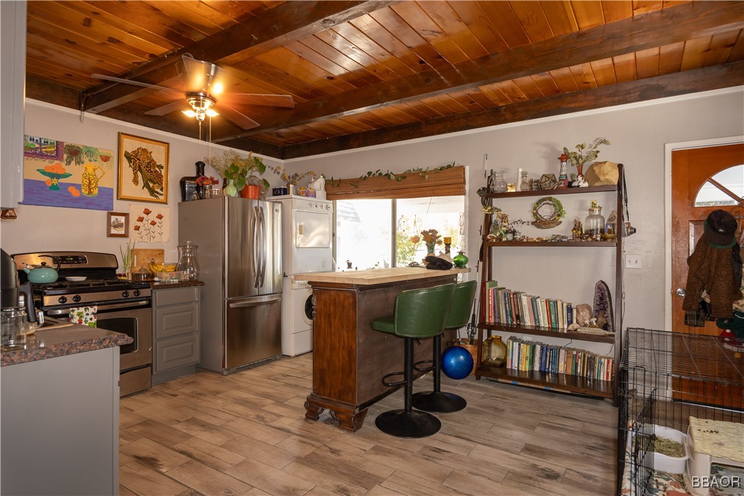 1025 West Country Club Boulevard Property Photo 1