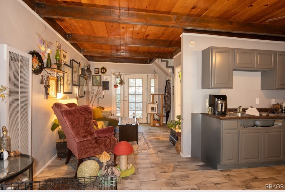 1025 West Country Club Boulevard Property Photo 2