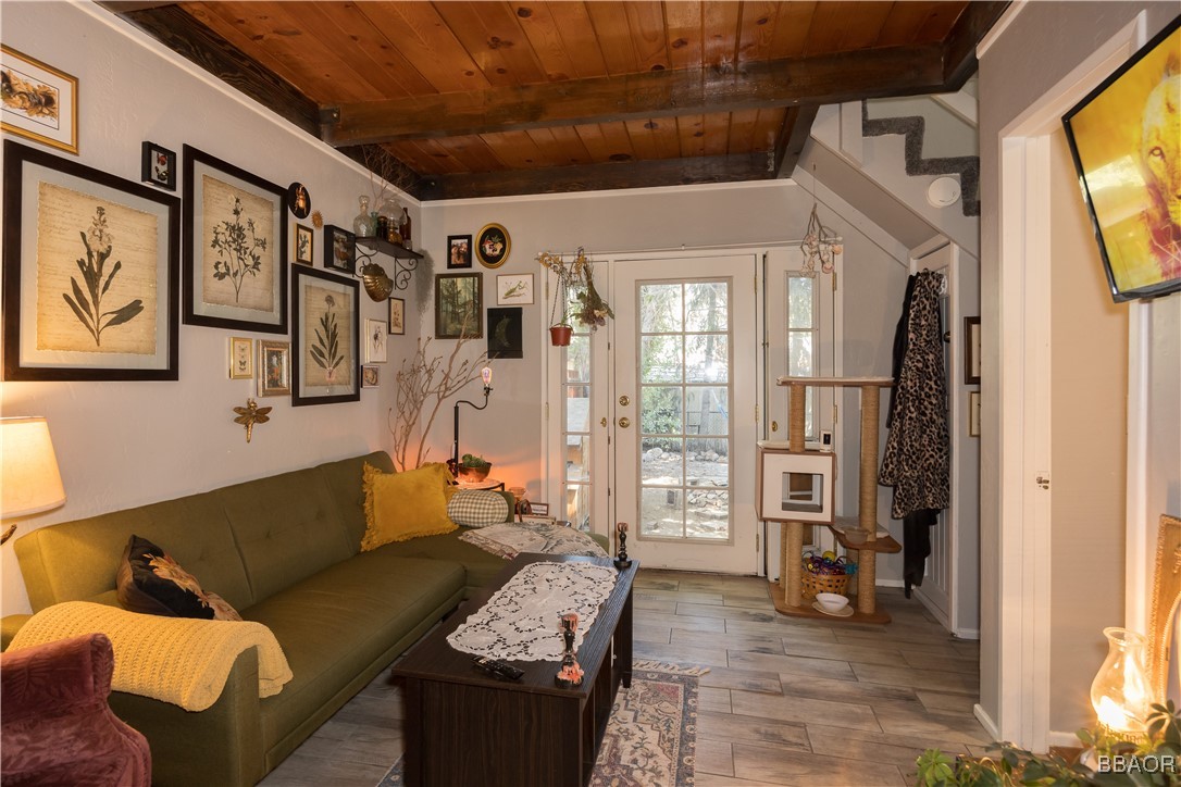 1025 West Country Club Boulevard Property Photo 4