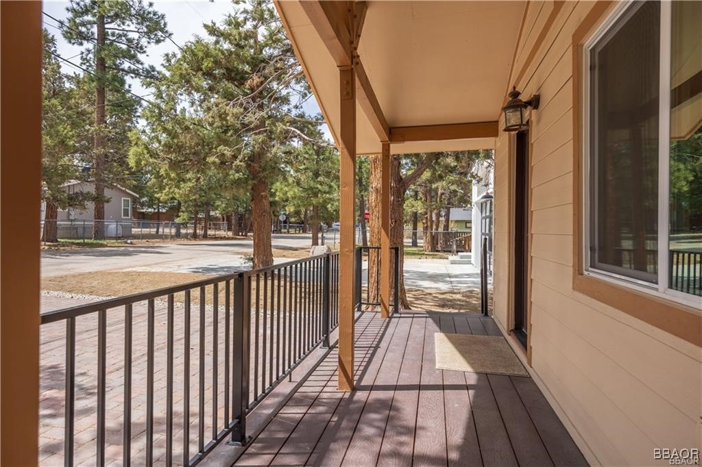 309 East Angeles Boulevard Property Photo 4