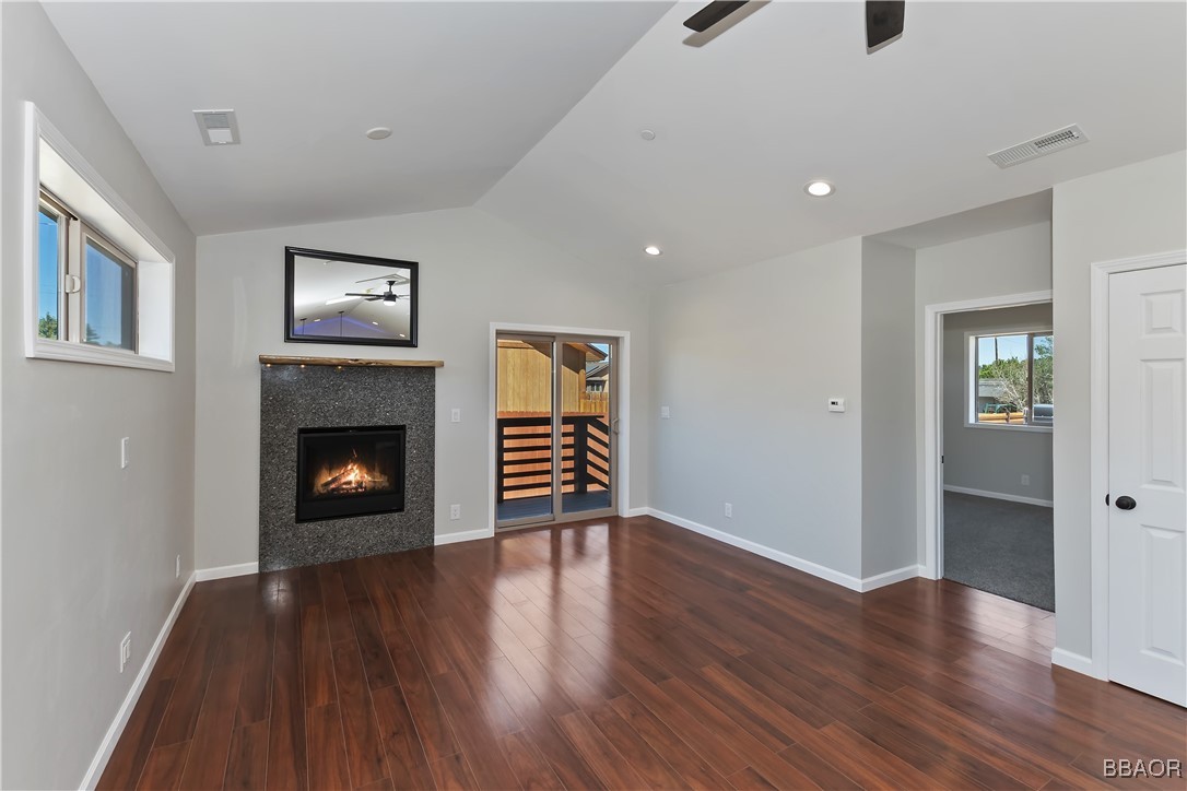 2217 Juniper Lane Property Photo 4
