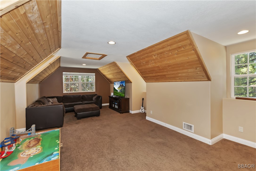 494 Lakeview Court Property Photo 21
