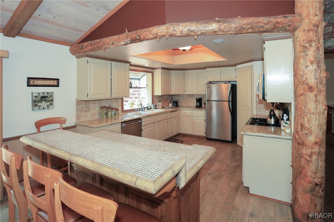 42299 Heavenly Valley Road Property Photo 11